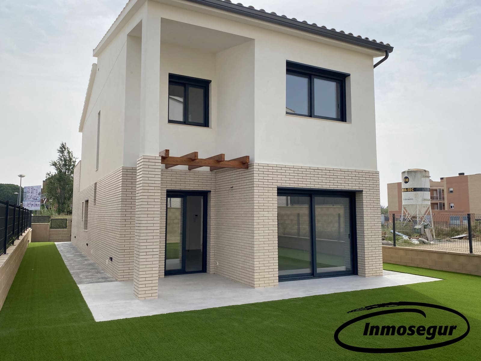 4 soveværelse Villa til salg i Vilafortuny med garage - € 510.000 (Ref: 9001836)