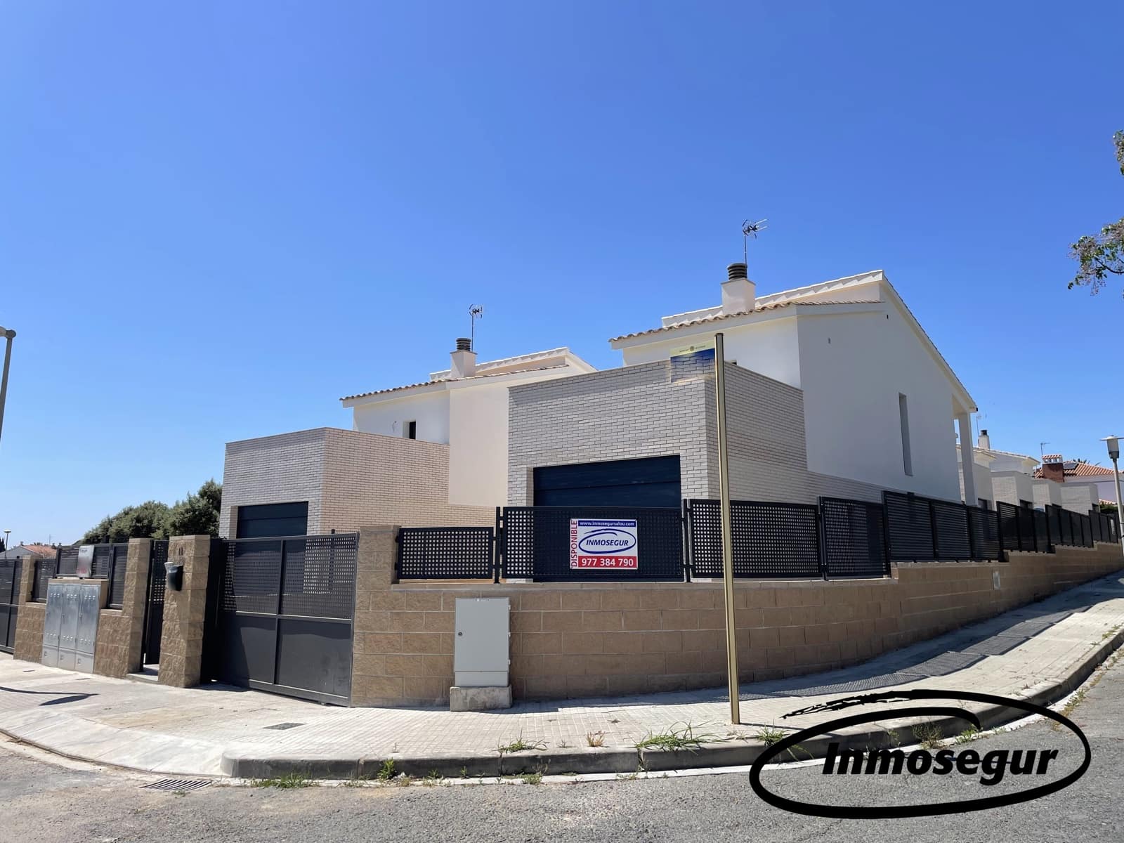 4 soveværelse Villa til salg i Vilafortuny med garage - € 510.000 (Ref: 9001836)