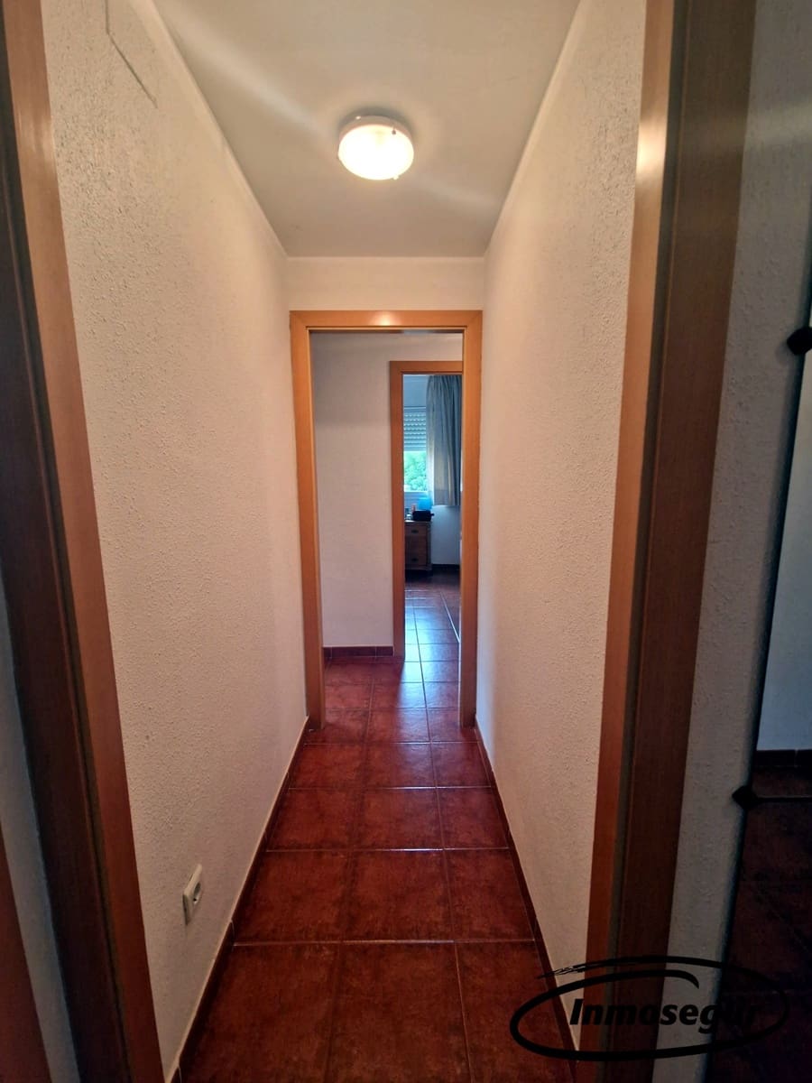 4 bedroom Flat for sale in Salou with pool garage - € 266,000 (Ref: 9153000)