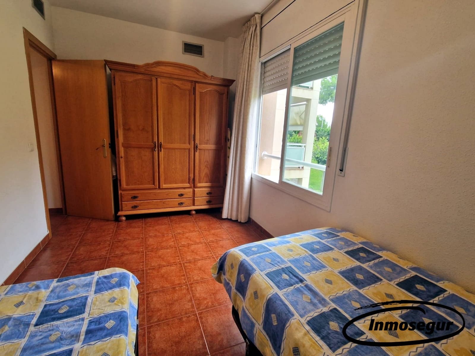 4 bedroom Flat for sale in Salou with pool garage - € 266,000 (Ref: 9153000)