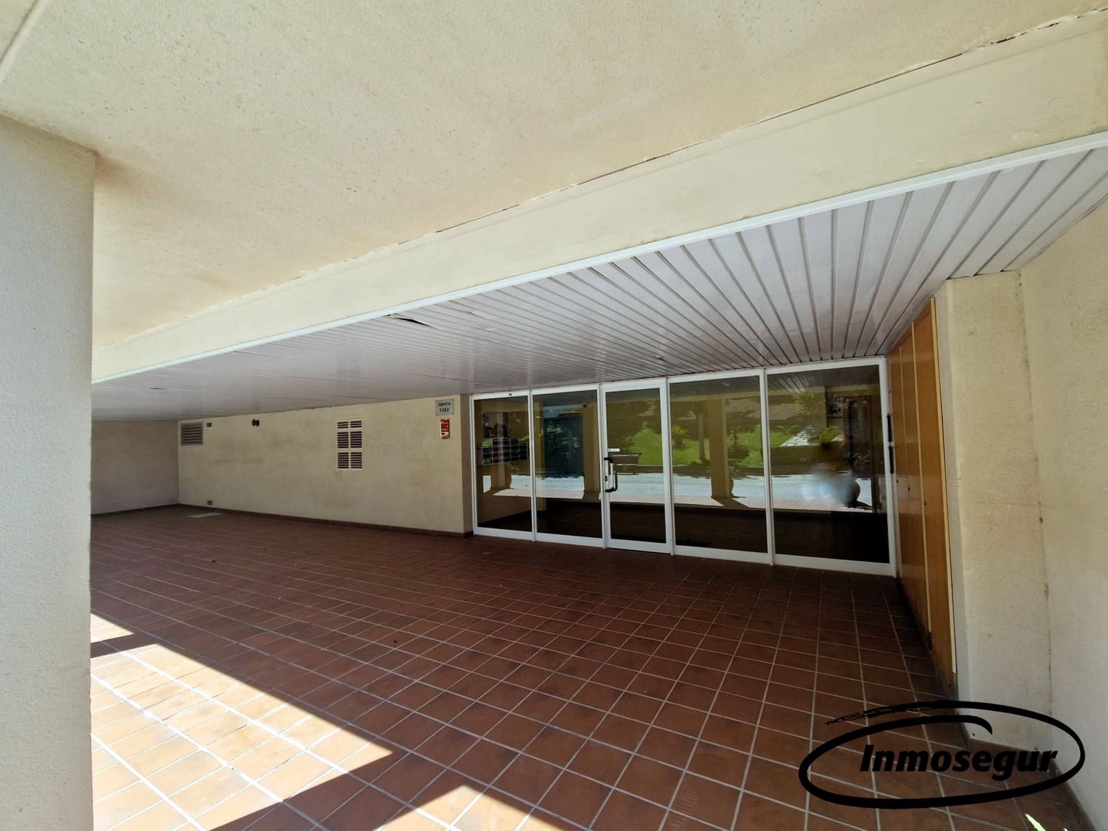 4 bedroom Flat for sale in Salou with pool garage - € 266,000 (Ref: 9153000)