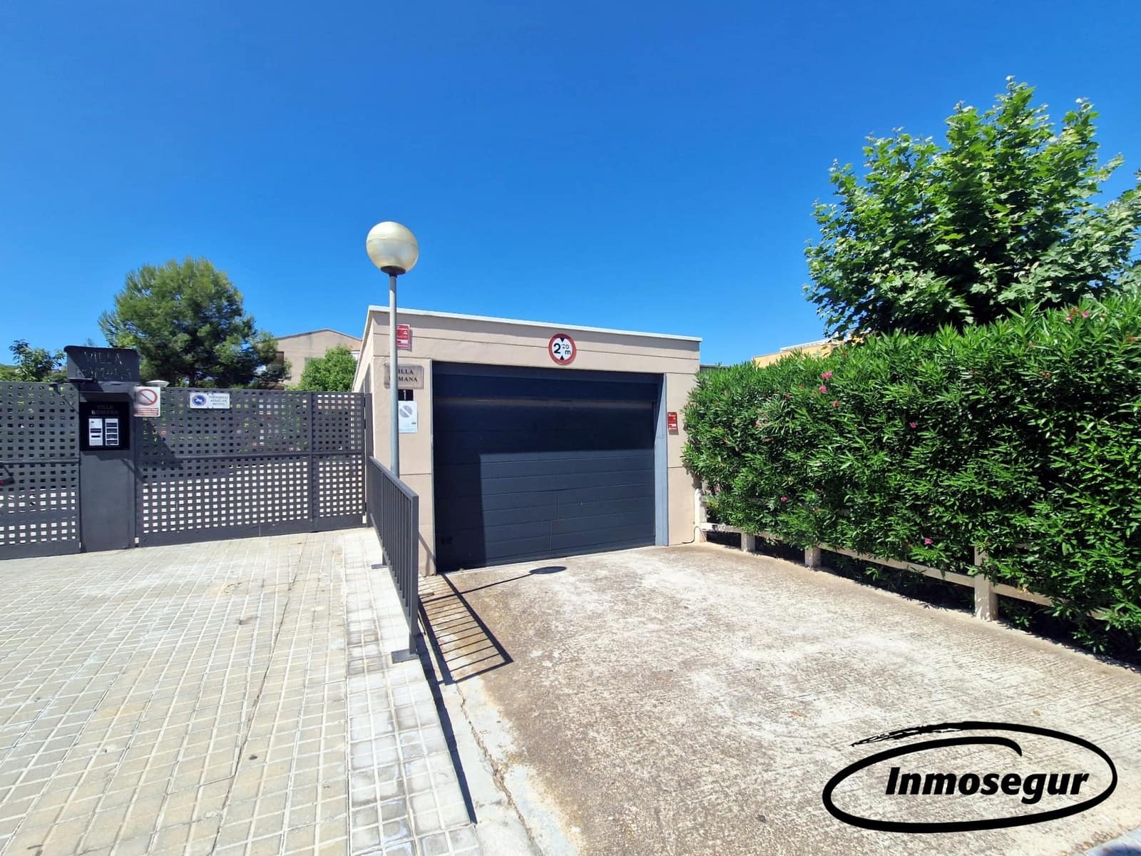 4 bedroom Flat for sale in Salou with pool garage - € 266,000 (Ref: 9153000)