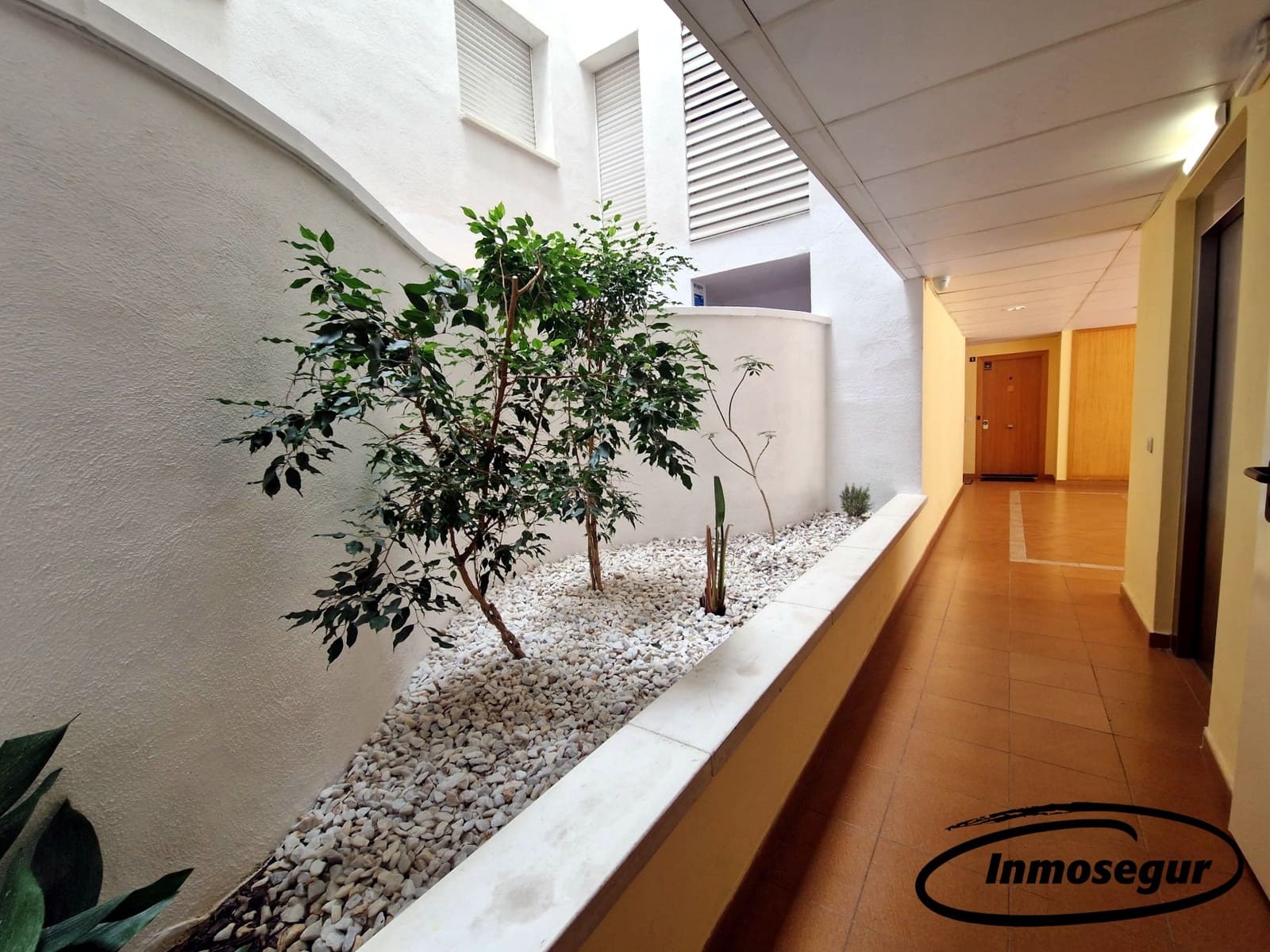 4 bedroom Flat for sale in Salou with pool garage - € 266,000 (Ref: 9153000)