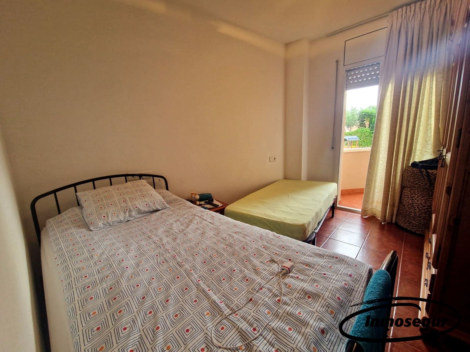 4 bedroom Flat for sale in Salou with pool garage - € 266,000 (Ref: 9153000)