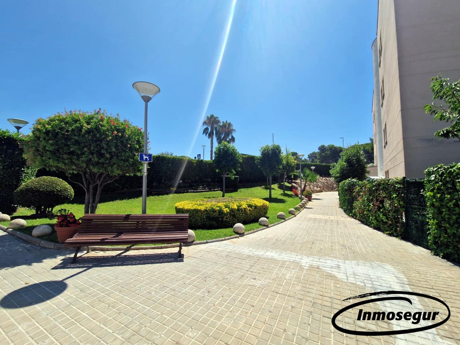 4 bedroom Flat for sale in Salou with pool garage - € 266,000 (Ref: 9153000)