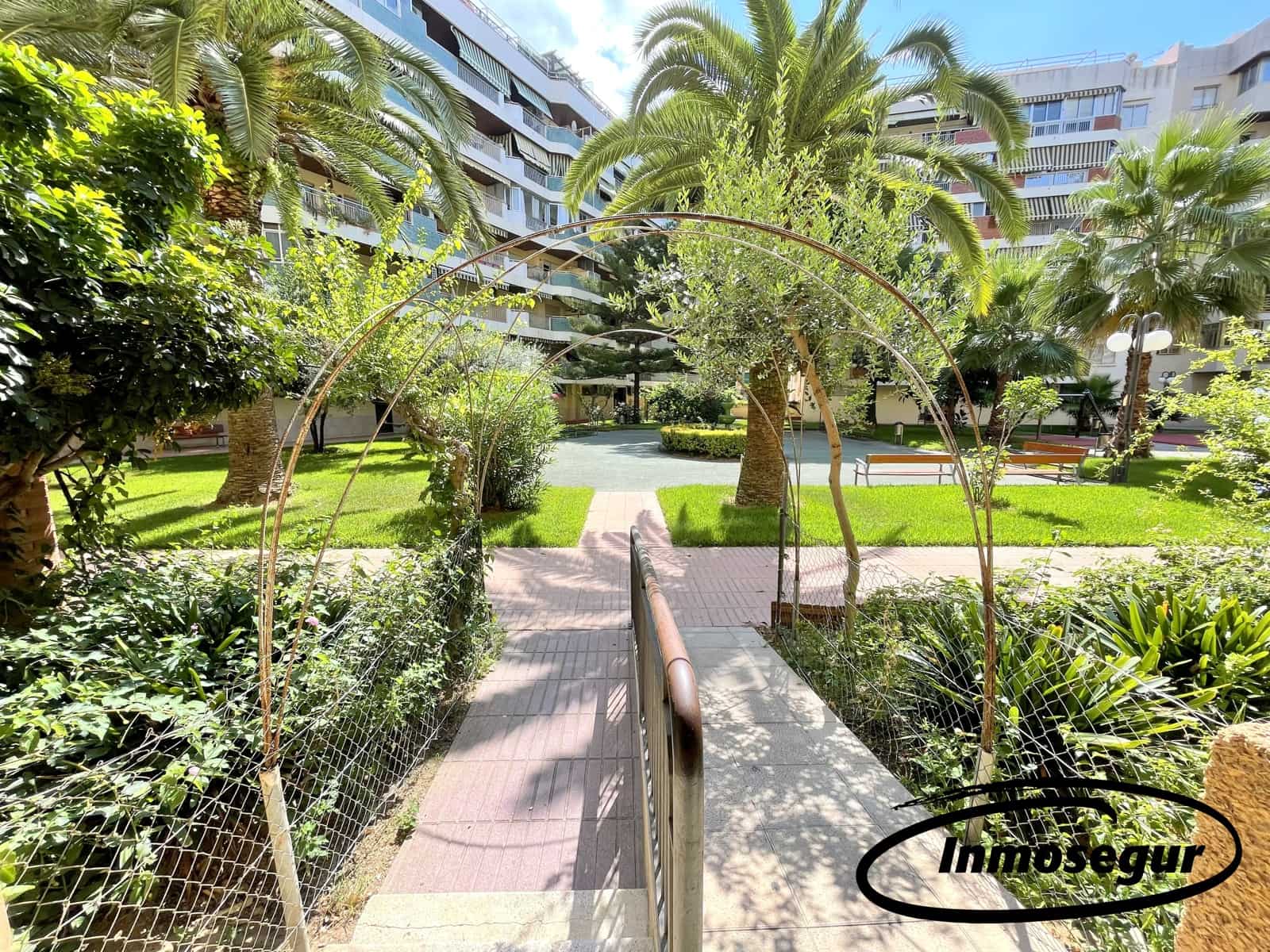 2 soveværelse Lejlighed til salg i Salou med swimmingpool - € 177.000 (Ref: 9153004)