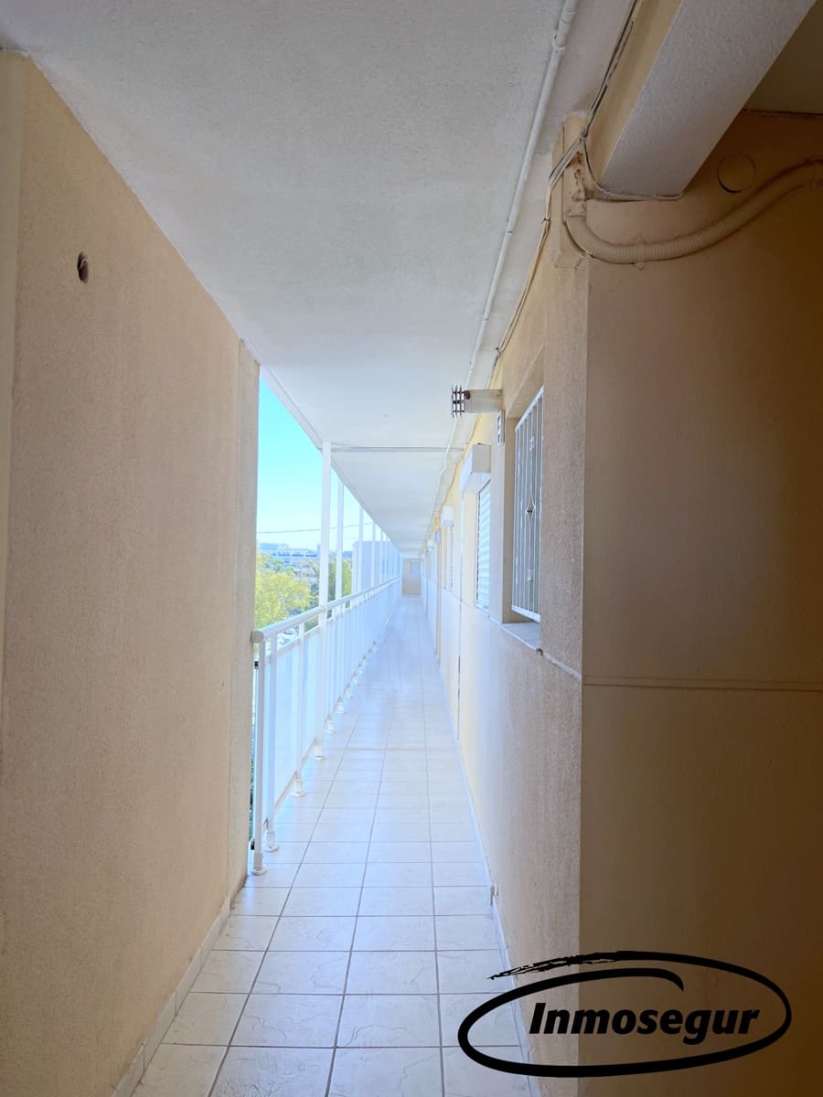 2 bedroom Apartment for sale in Salou with pool - € 155,000 (Ref: 9303836)