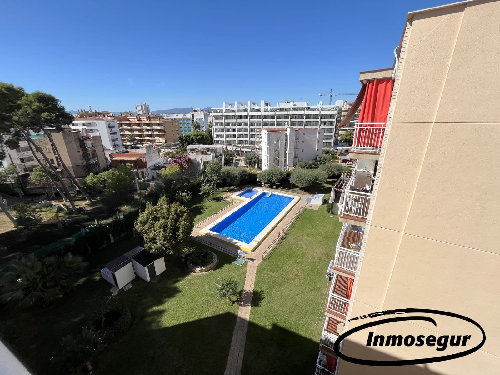 2 bedroom Apartment for sale in Salou with pool - € 155,000 (Ref: 9303836)