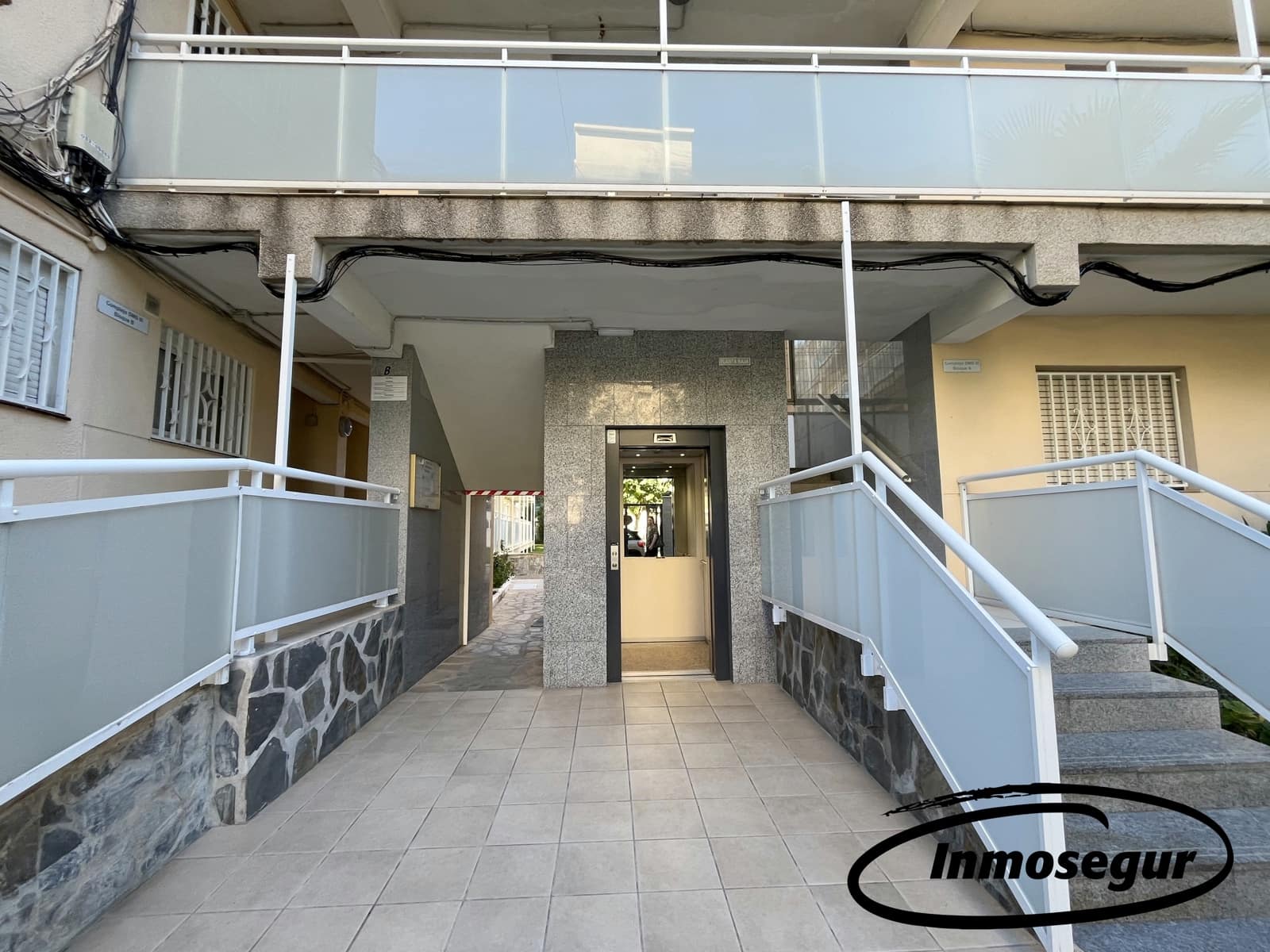 2 bedroom Apartment for sale in Salou with pool - € 155,000 (Ref: 9303836)