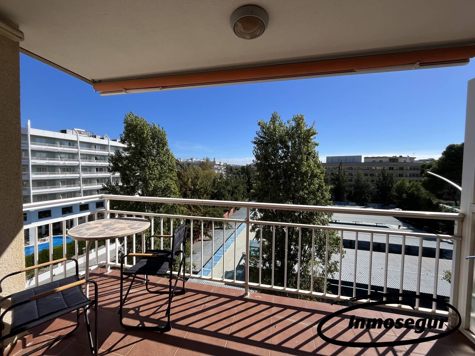 2 bedroom Apartment for sale in Salou with pool - € 155,000 (Ref: 9303836)