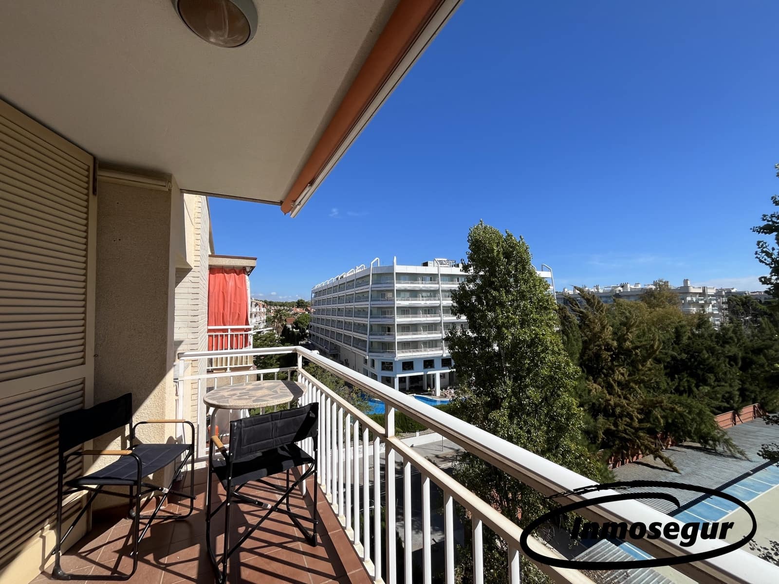 2 bedroom Apartment for sale in Salou with pool - € 155,000 (Ref: 9303836)