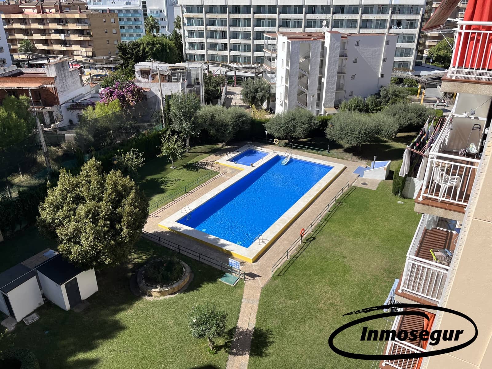 2 bedroom Apartment for sale in Salou with pool - € 155,000 (Ref: 9303836)