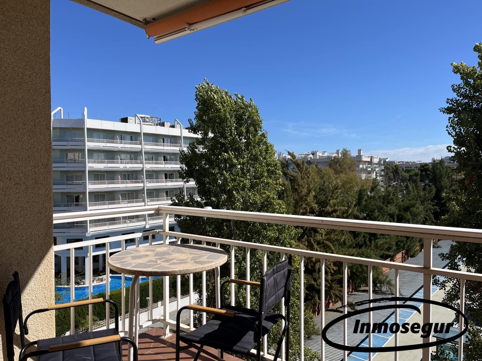 2 bedroom Apartment for sale in Salou with pool - € 155,000 (Ref: 9303836)