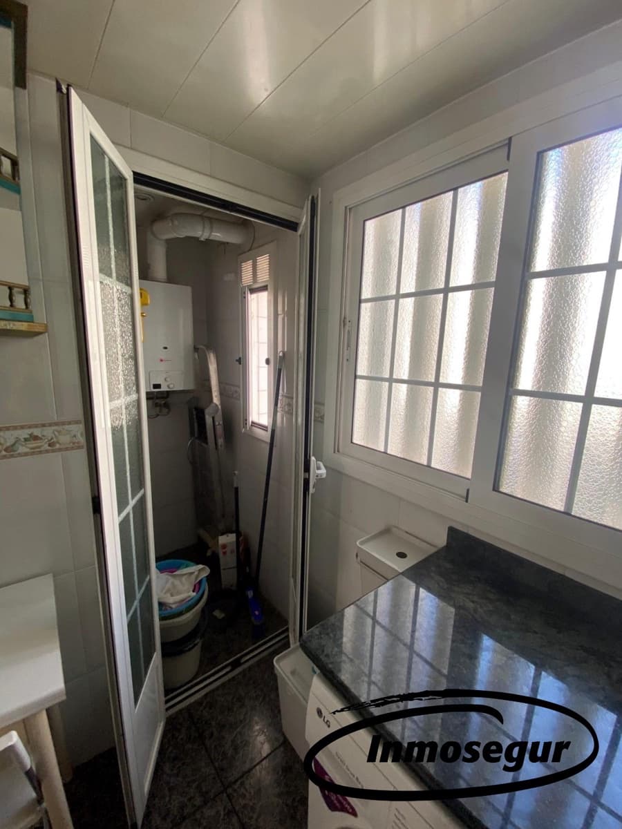 3 soverom Leilighet til salgs i L'Hospitalet de Llobregat - € 244 000 (Ref: 9428206)