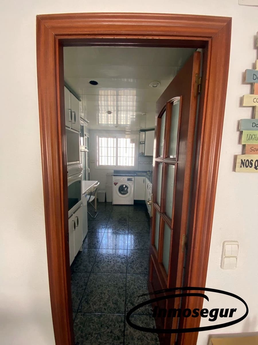 3 soverom Leilighet til salgs i L'Hospitalet de Llobregat - € 244 000 (Ref: 9428206)