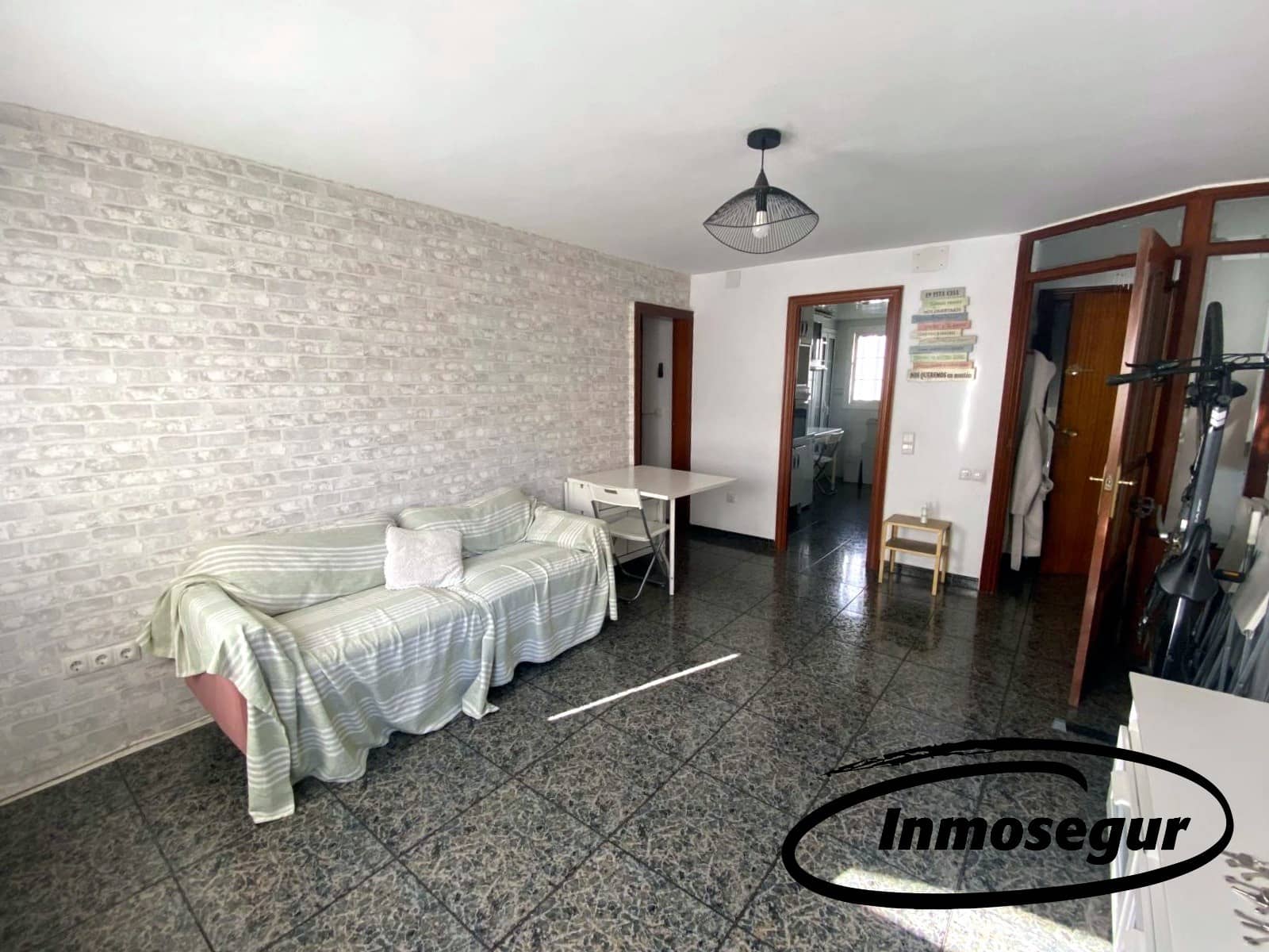 3 soverom Leilighet til salgs i L'Hospitalet de Llobregat - € 244 000 (Ref: 9428206)