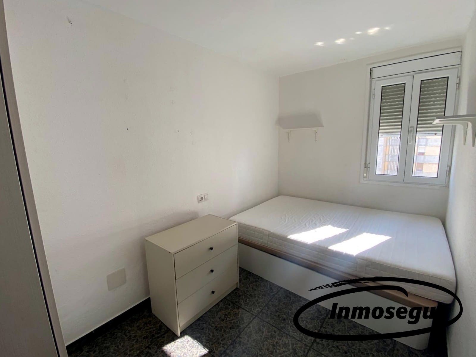 3 soverom Leilighet til salgs i L'Hospitalet de Llobregat - € 244 000 (Ref: 9428206)