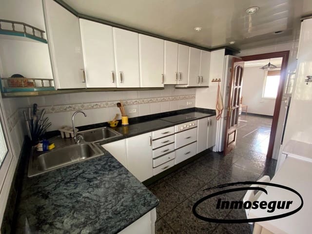 3 soverom Leilighet til salgs i L'Hospitalet de Llobregat - € 244 000 (Ref: 9428206)