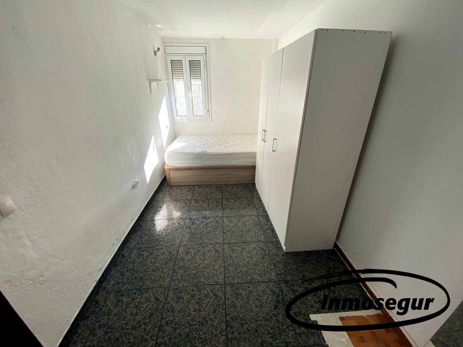 3 soverom Leilighet til salgs i L'Hospitalet de Llobregat - € 244 000 (Ref: 9428206)