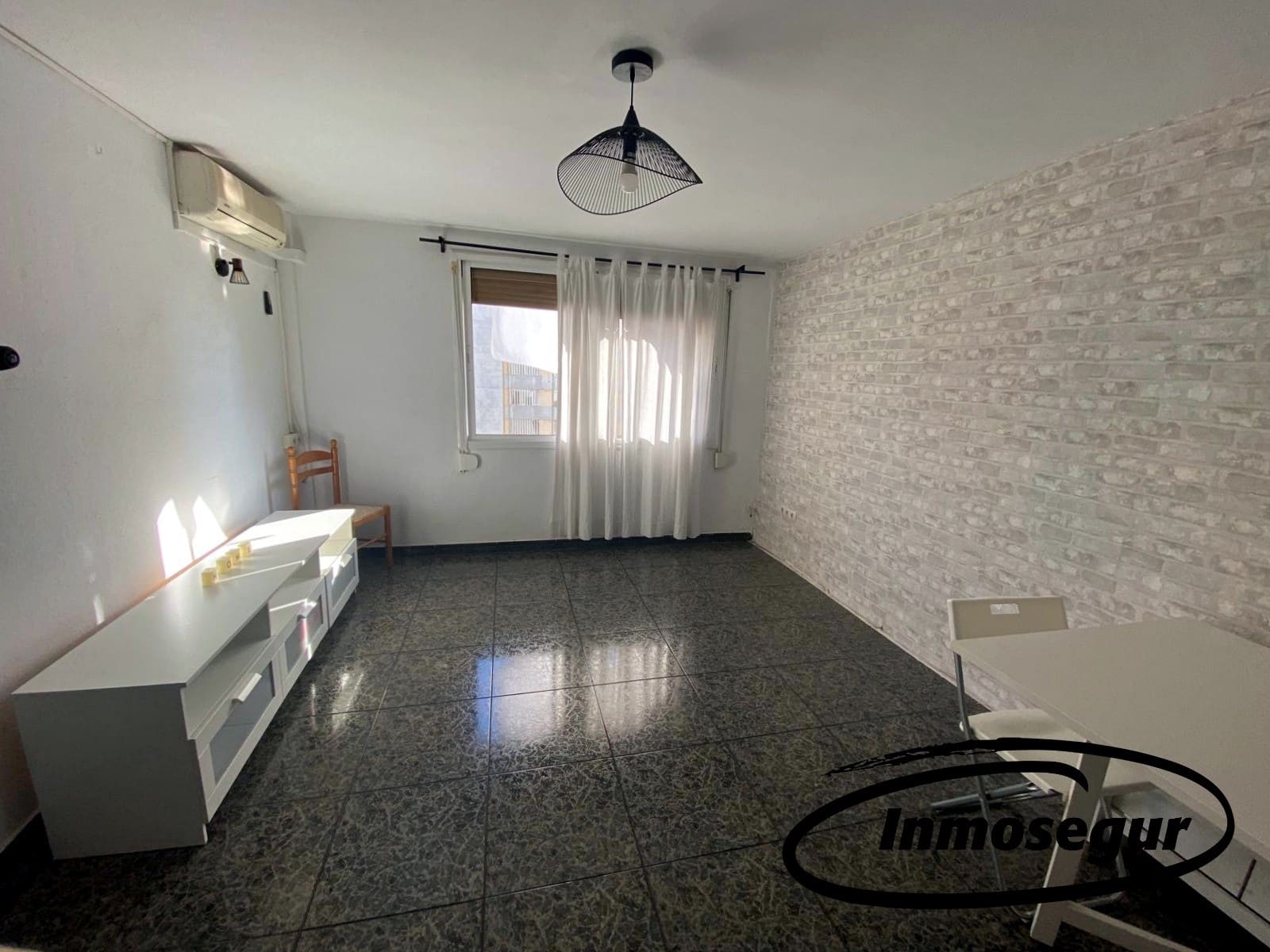 3 soverom Leilighet til salgs i L'Hospitalet de Llobregat - € 244 000 (Ref: 9428206)