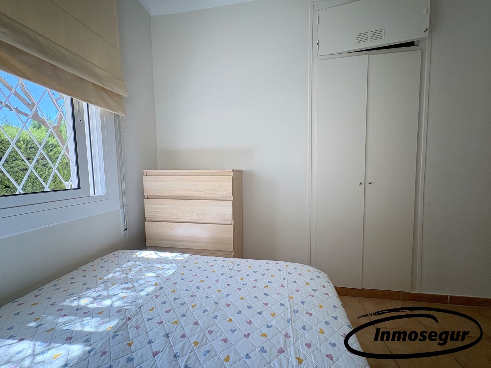 2 bedroom Apartment for sale in Salou with pool - € 155,000 (Ref: 9432700)