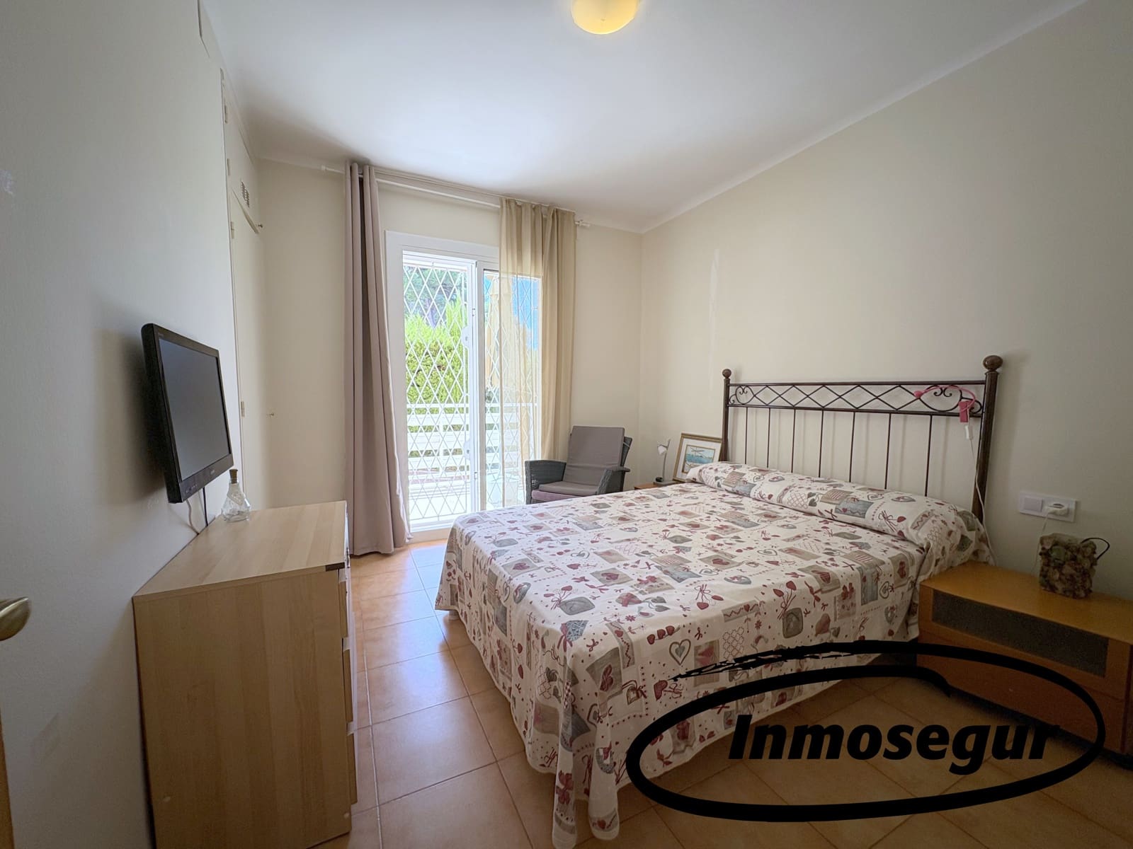 2 bedroom Apartment for sale in Salou with pool - € 155,000 (Ref: 9432700)