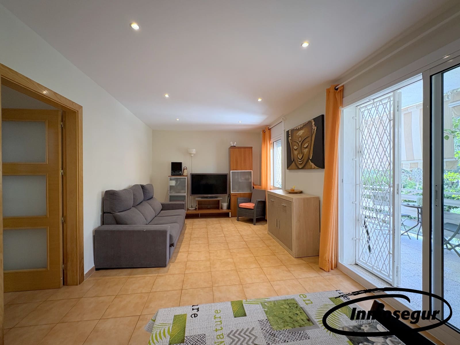 2 bedroom Apartment for sale in Salou with pool - € 155,000 (Ref: 9432700)