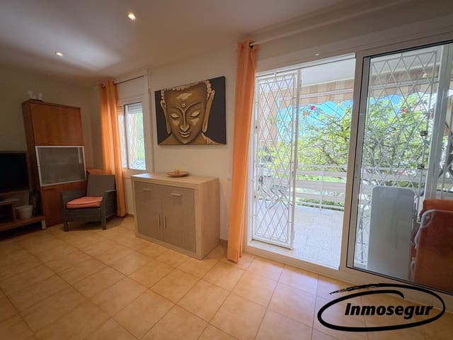 2 bedroom Apartment for sale in Salou with pool - € 155,000 (Ref: 9432700)