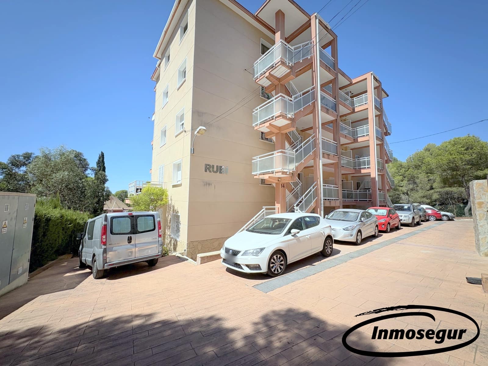 2 bedroom Apartment for sale in Salou with pool - € 155,000 (Ref: 9432700)