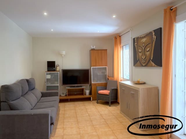 2 bedroom Apartment for sale in Salou with pool - € 155,000 (Ref: 9432700)