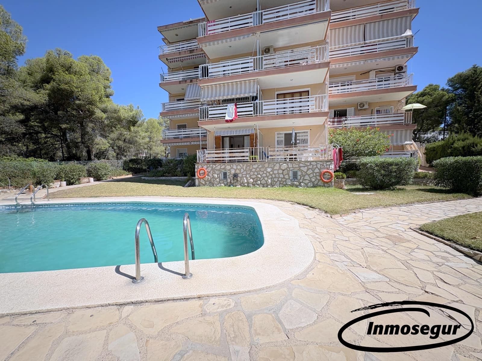 2 bedroom Apartment for sale in Salou with pool - € 155,000 (Ref: 9432700)