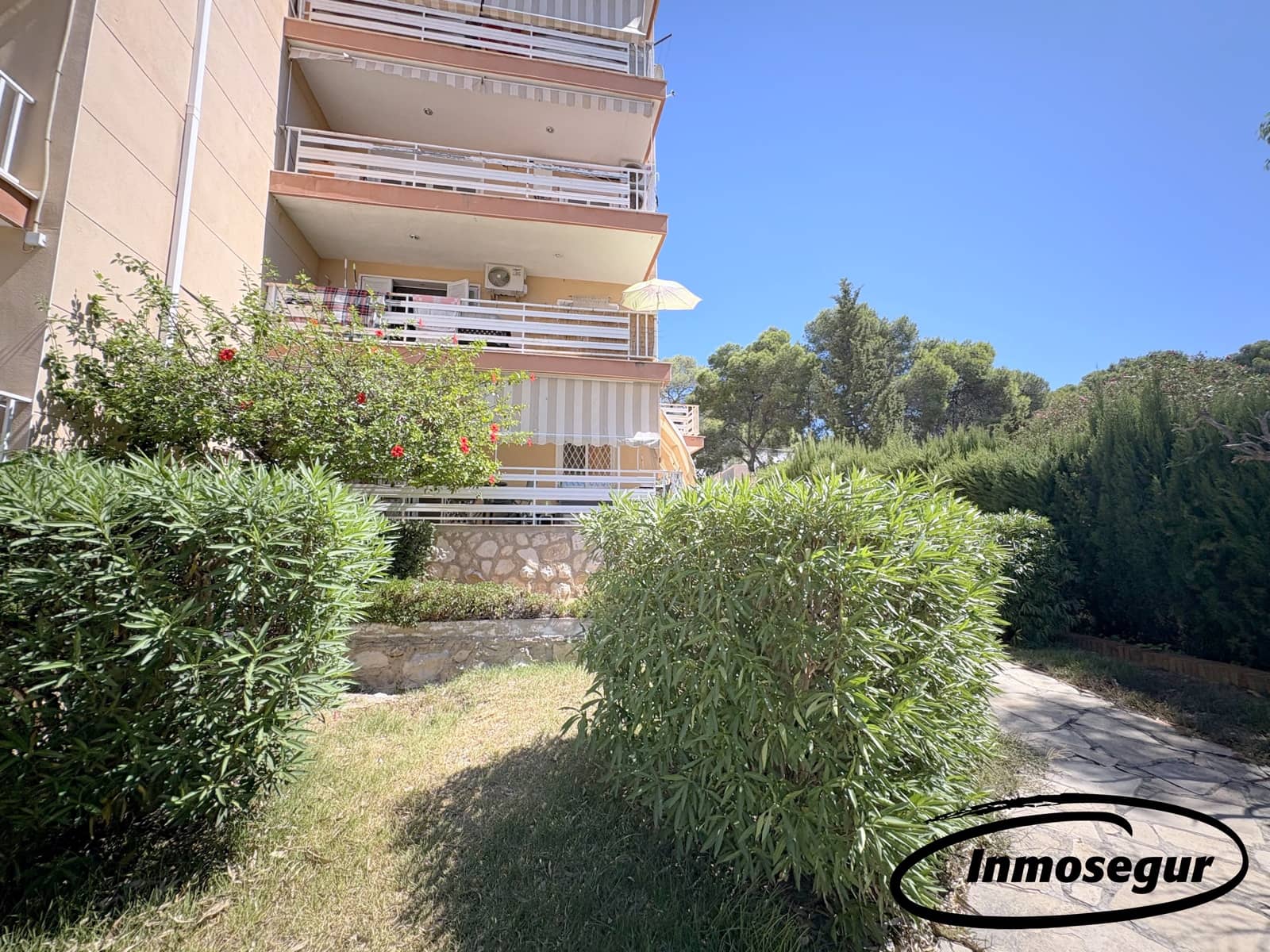 2 bedroom Apartment for sale in Salou with pool - € 155,000 (Ref: 9432700)