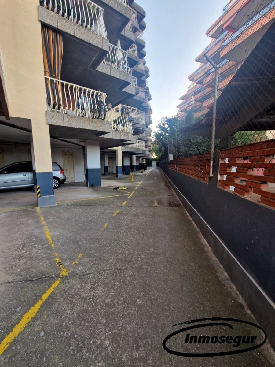 2 bedroom Apartment for sale in Salou with garage - € 195,000 (Ref: 9528725)