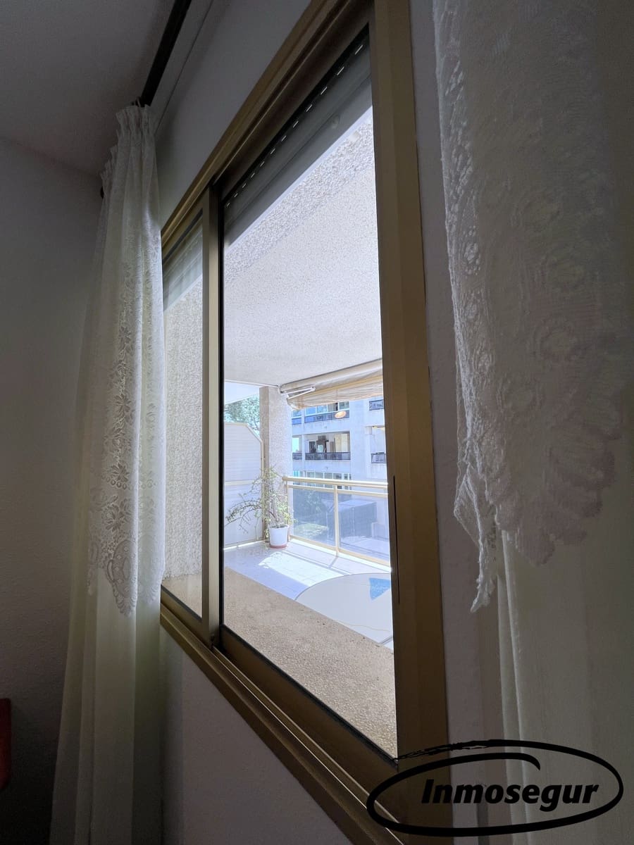 Piso de 2 habitaciones en Salou en venta con piscina - 215.000 € (Ref: 9799954)