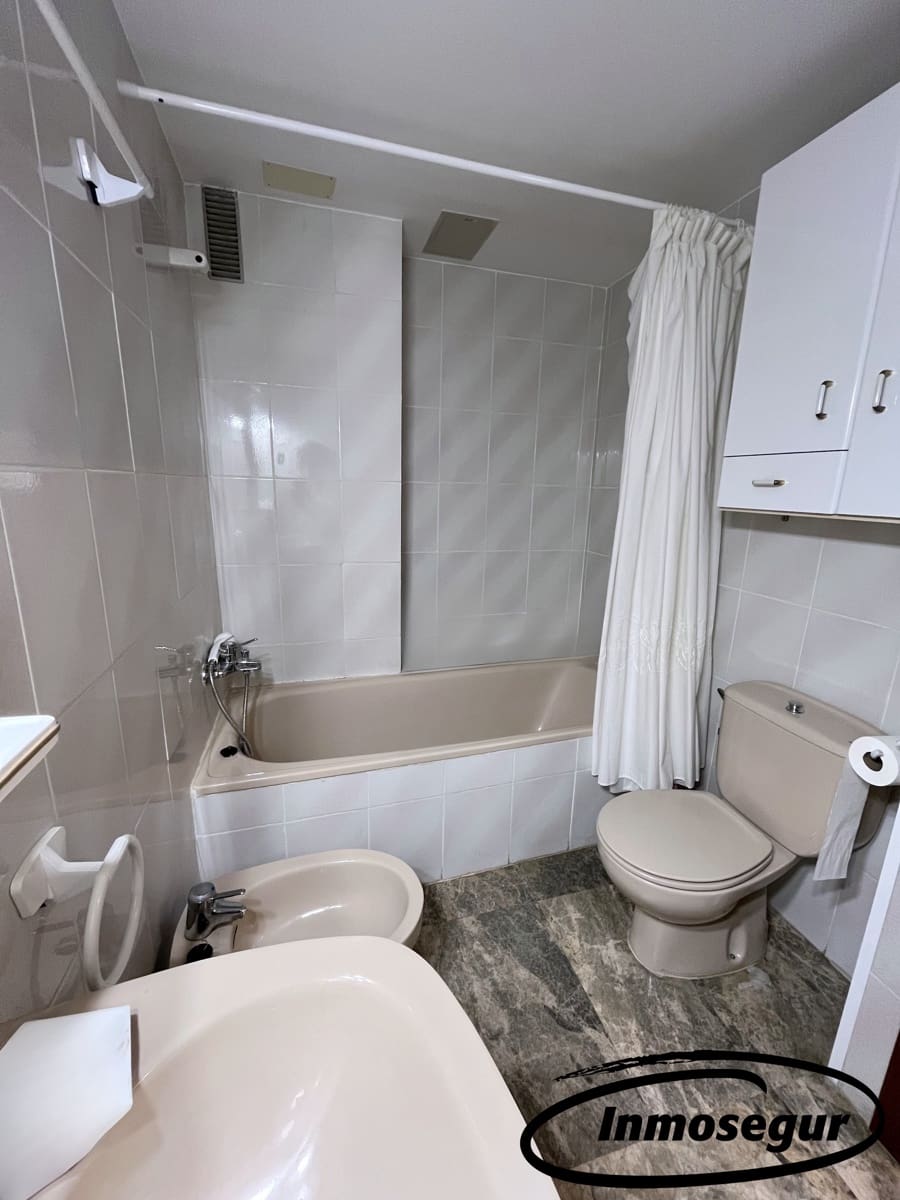 Piso de 2 habitaciones en Salou en venta con piscina - 215.000 € (Ref: 9799954)