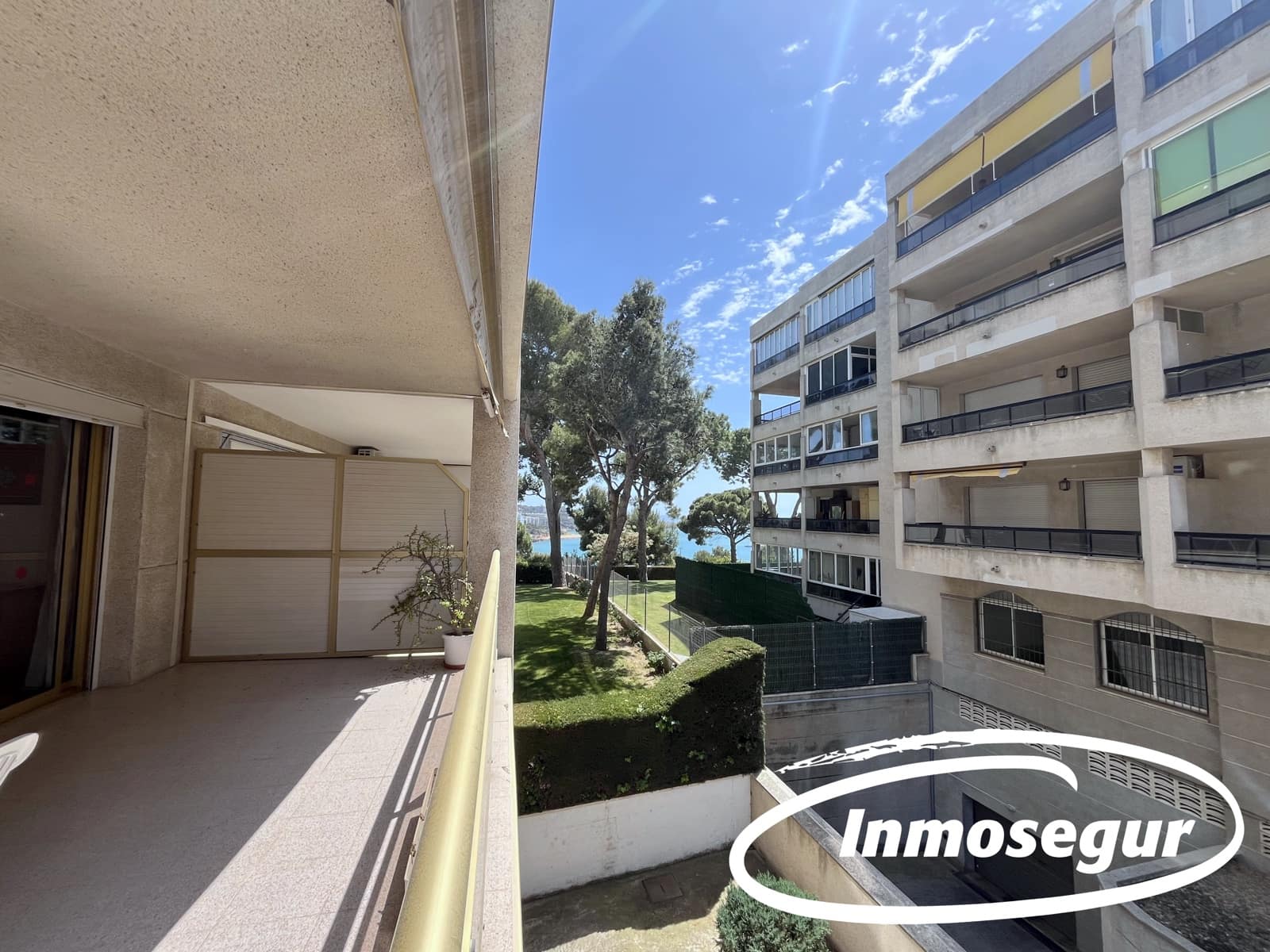 Piso de 2 habitaciones en Salou en venta con piscina - 215.000 € (Ref: 9799954)