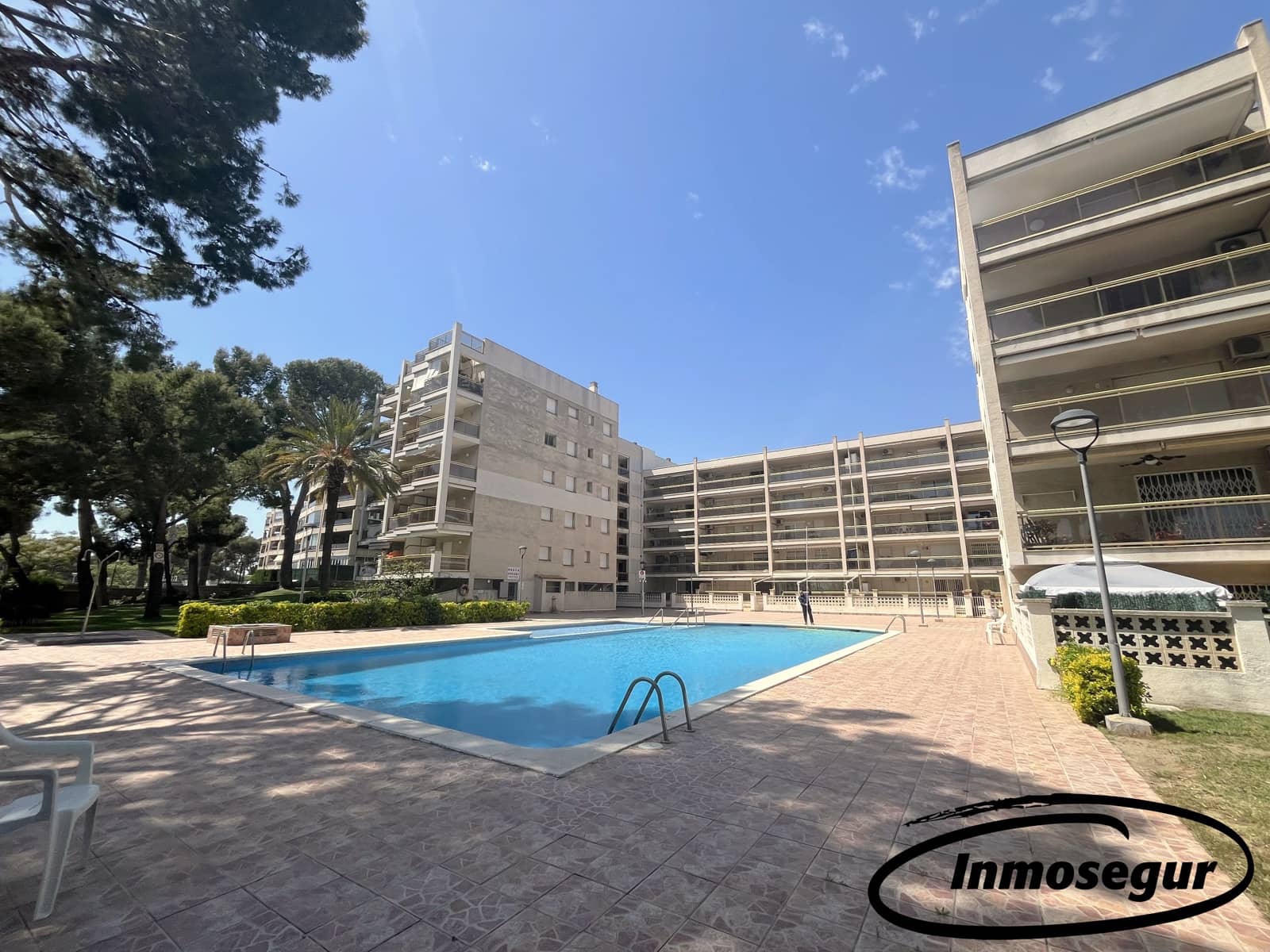 Piso de 2 habitaciones en Salou en venta con piscina - 215.000 € (Ref: 9799954)