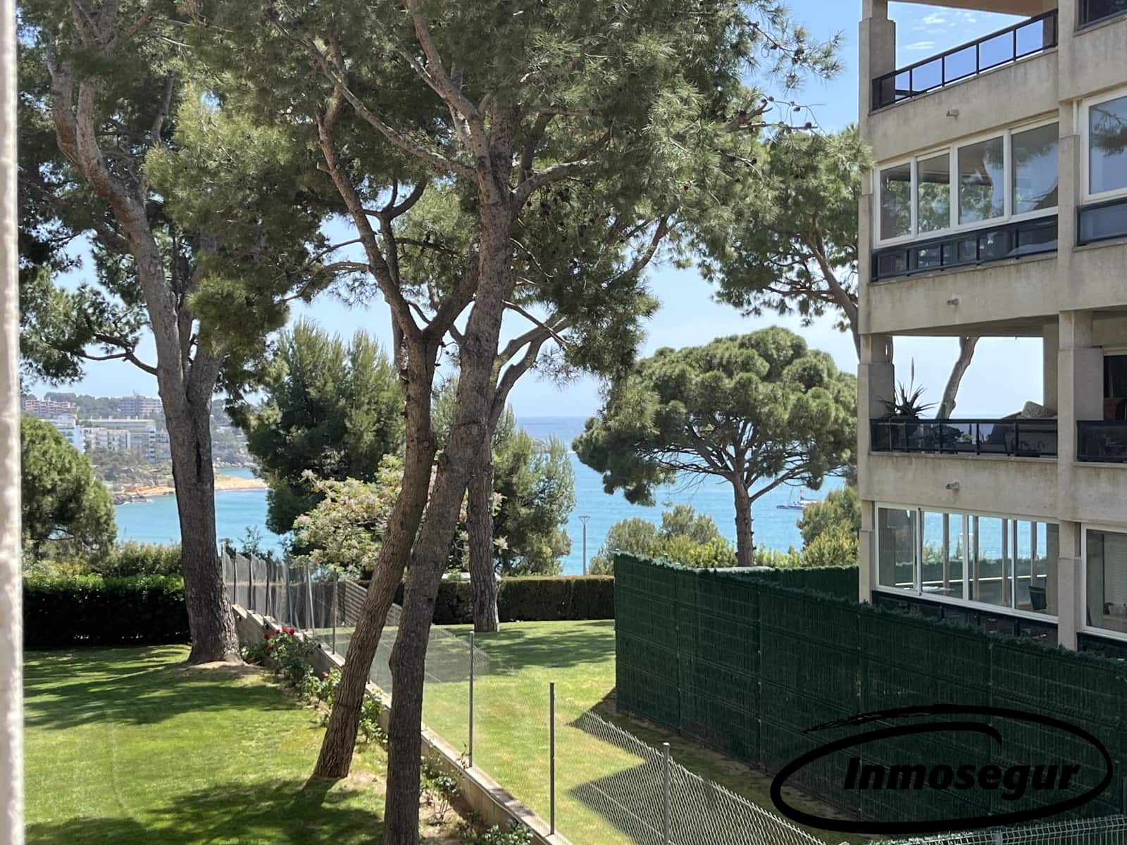 Piso de 2 habitaciones en Salou en venta con piscina - 215.000 € (Ref: 9799954)