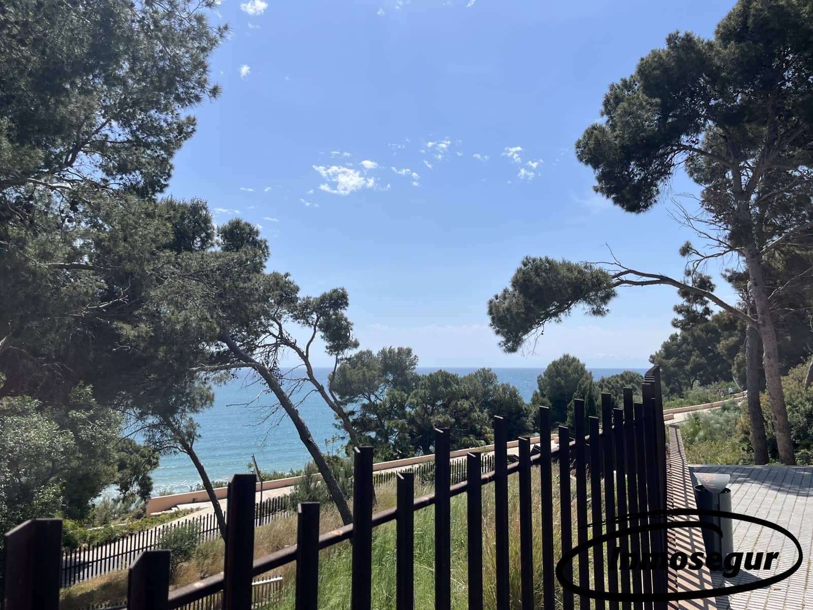 Piso de 2 habitaciones en Salou en venta con piscina - 215.000 € (Ref: 9799954)