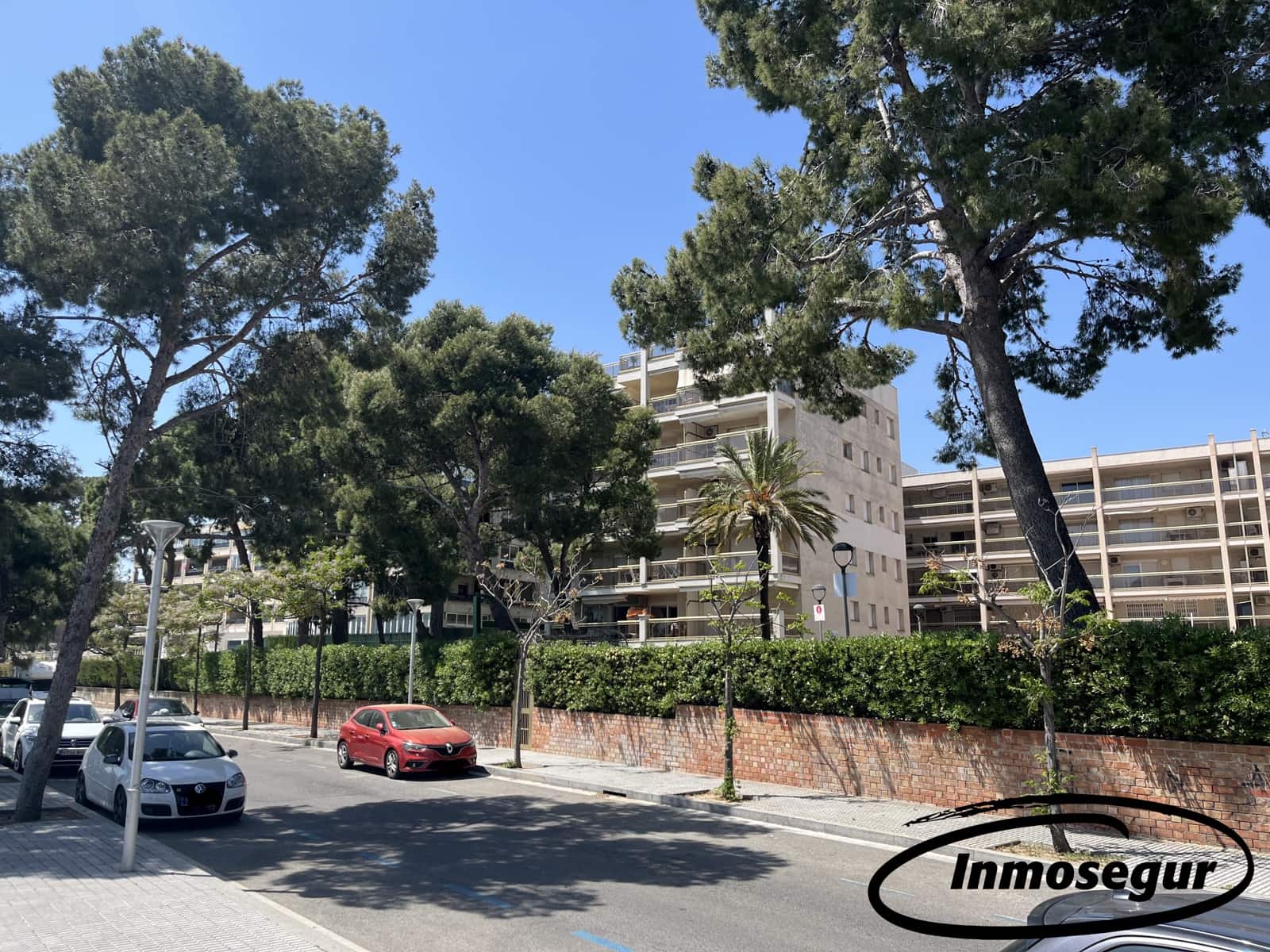 Piso de 2 habitaciones en Salou en venta con piscina - 215.000 € (Ref: 9799954)