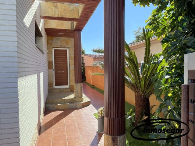 4 soveværelse Villa til salg i Cambrils med swimmingpool garage - € 545.000 (Ref: 9932378)