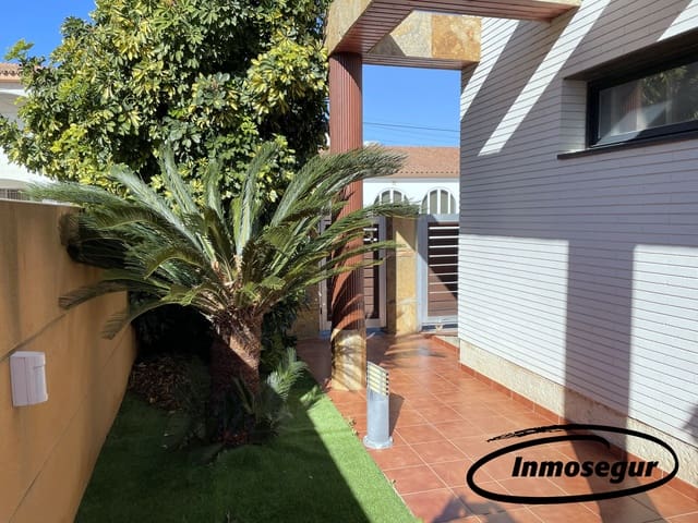 4 soveværelse Villa til salg i Cambrils med swimmingpool garage - € 545.000 (Ref: 9932378)
