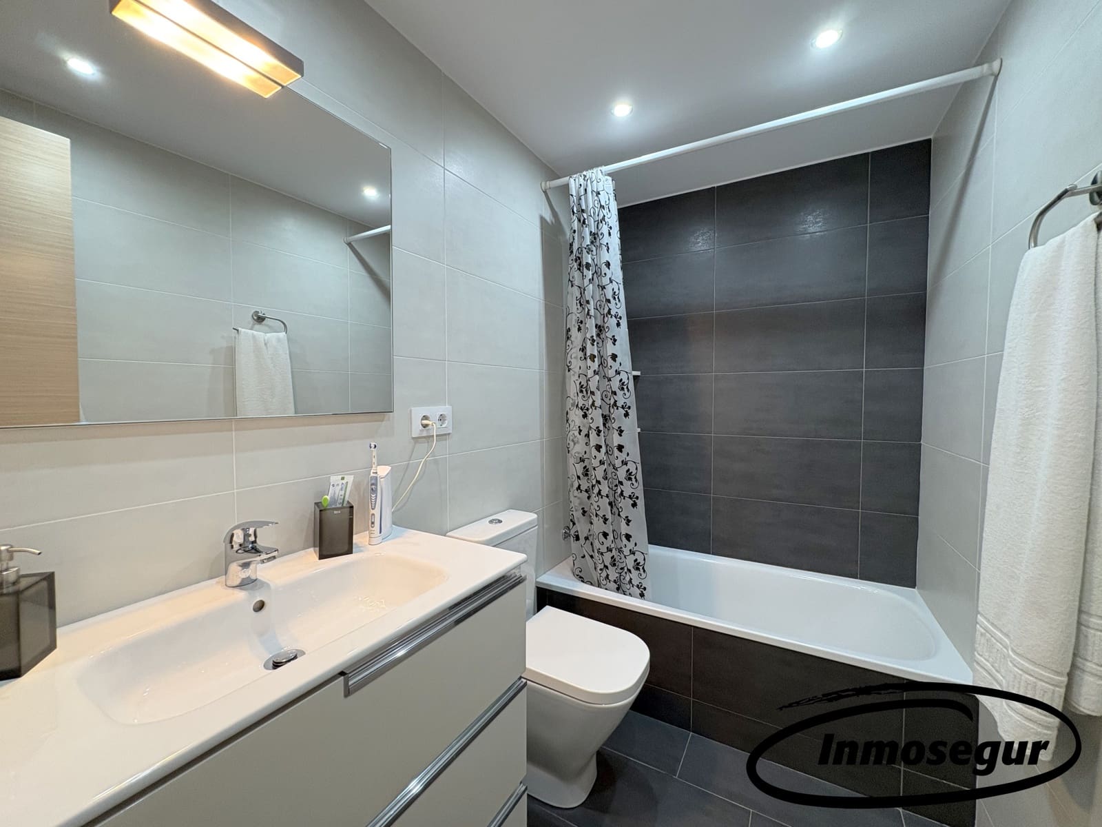 1 sypialnia Apartament przy plaży na sprzedaż w Salou z basenem garażem - 165 000 € (Ref: 9944576)