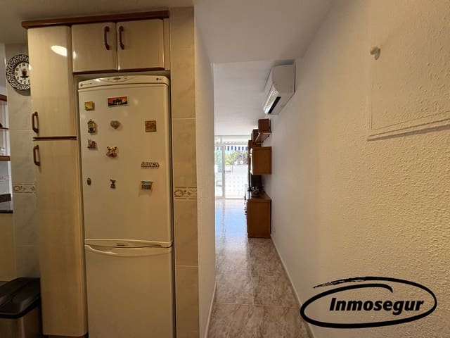 1 slaapkamer Strandappartement te koop in Salou met zwembad garage - € 150.000 (Ref: 9946774)
