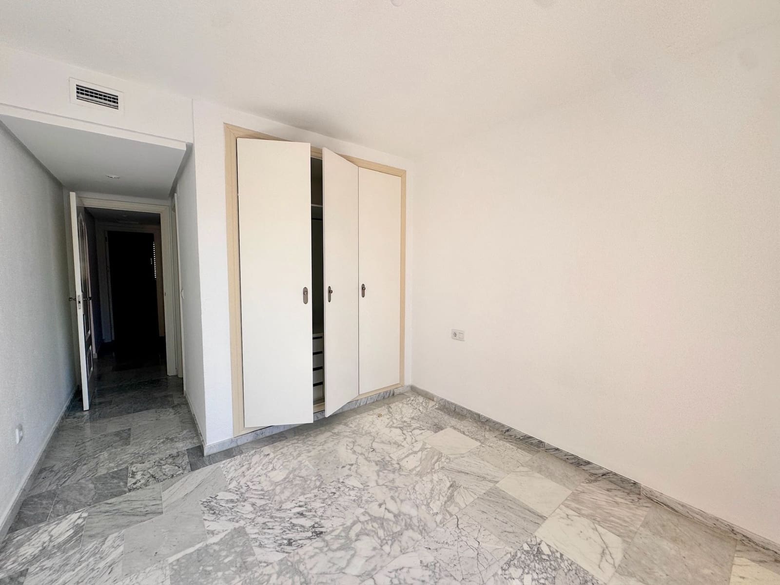 2 bedroom Apartment for sale in Altea with pool garage - € 450,000 (Ref: 9807367)