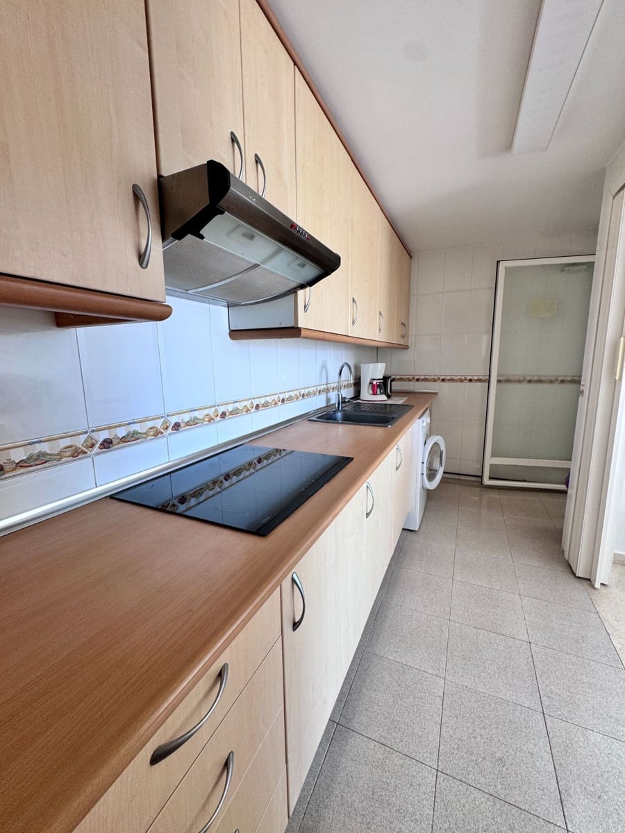 1 soverom Leilighet til salgs i Benidorm med svømmebasseng garasje - € 237 000 (Ref: 9807368)