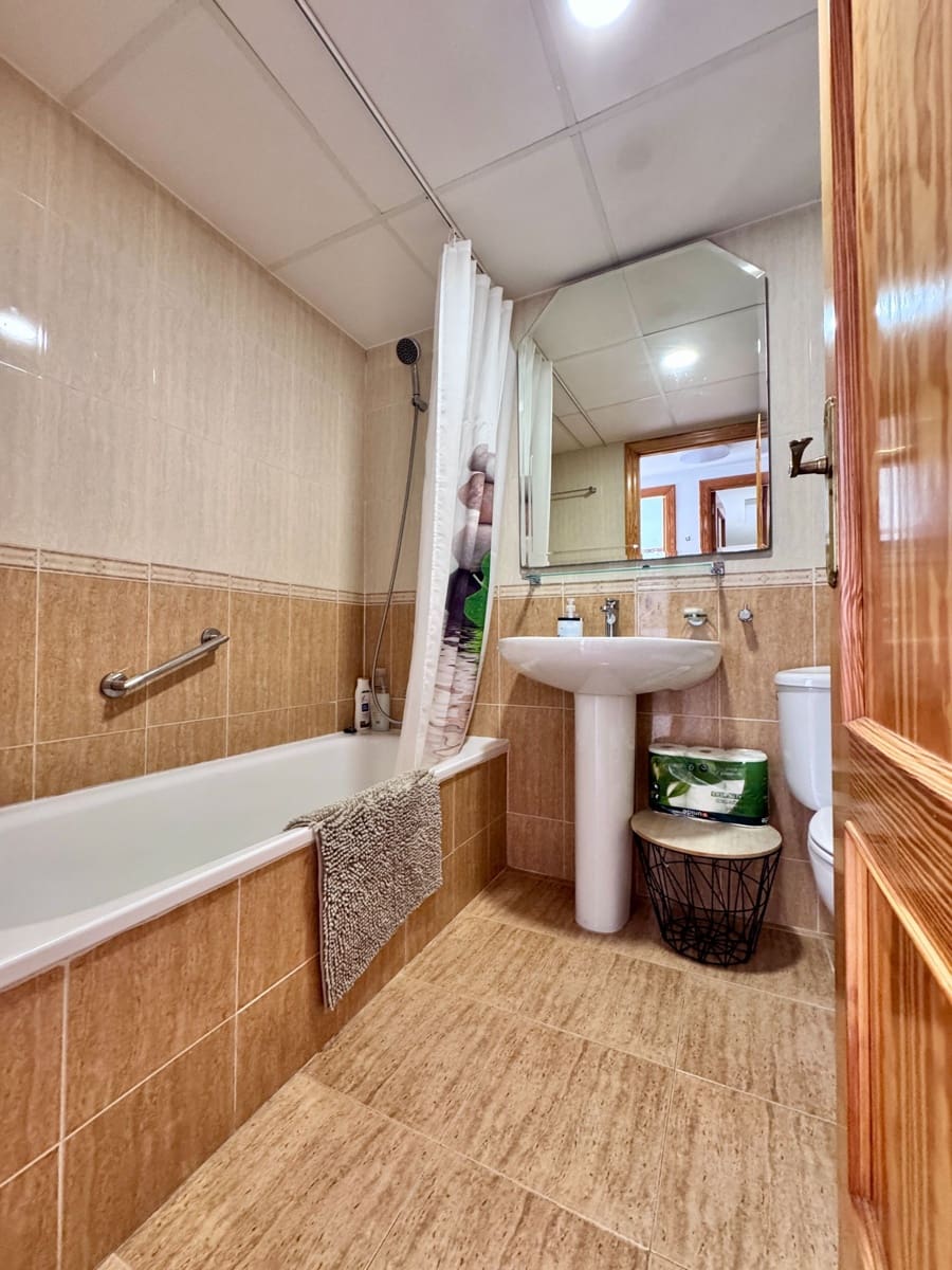 1 soverom Leilighet til salgs i Benidorm med svømmebasseng garasje - € 237 000 (Ref: 9807368)