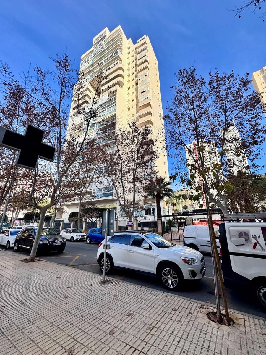 1 soverom Leilighet til salgs i Benidorm med svømmebasseng garasje - € 237 000 (Ref: 9807368)