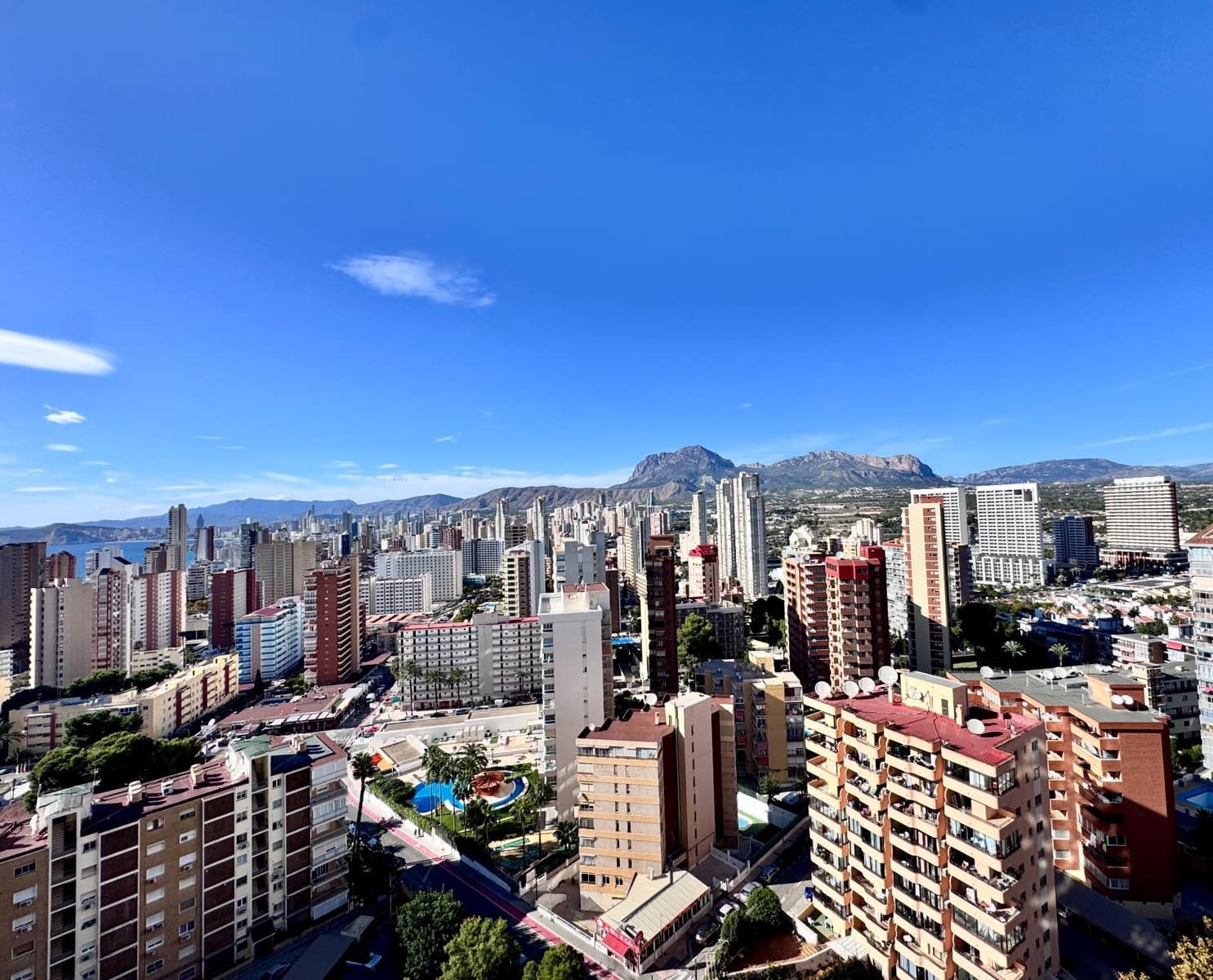 1 soverom Leilighet til salgs i Benidorm med svømmebasseng garasje - € 237 000 (Ref: 9807368)