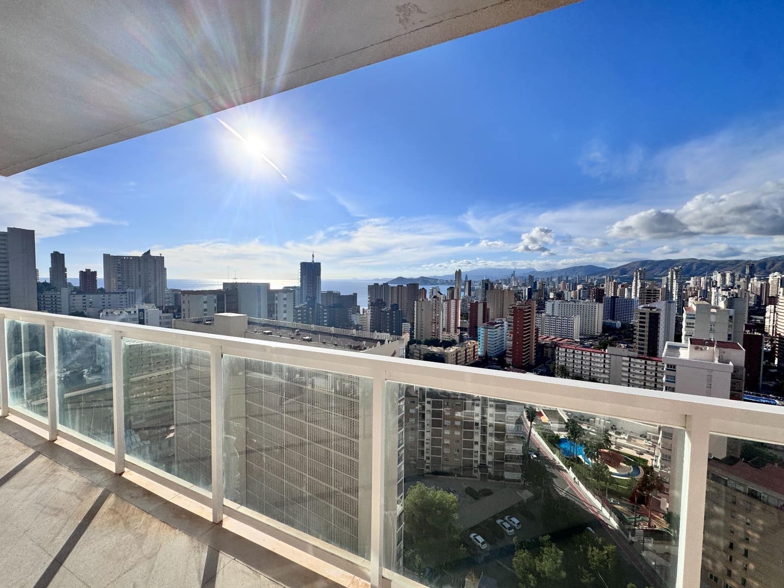 1 soverom Leilighet til salgs i Benidorm med svømmebasseng garasje - € 237 000 (Ref: 9807368)